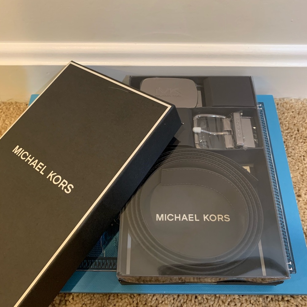 Michael Kors Belt Set (Brown/Black) - Picture 3 of 3